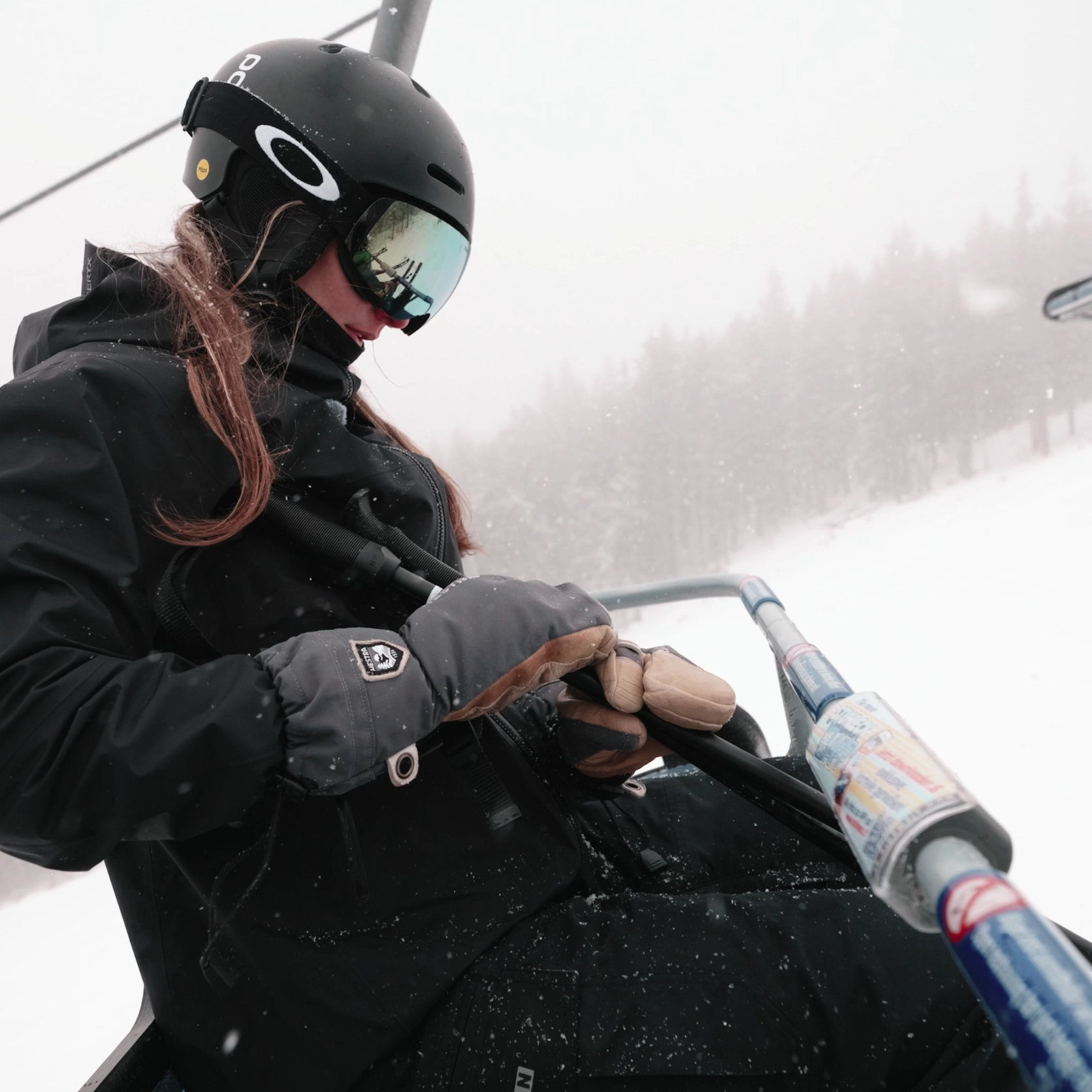 Hände nicht frei am Sessellift